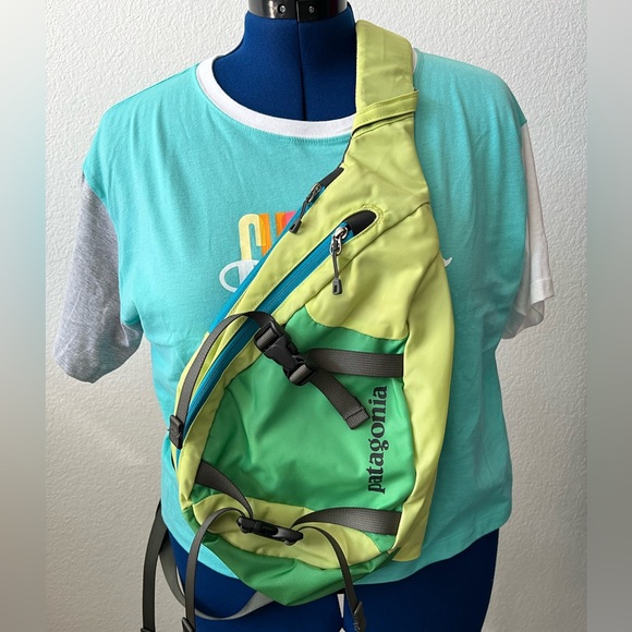 Patagonia men's Atom 48259SP13 one shoulder body bag yellow